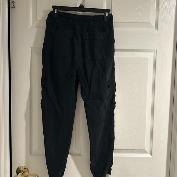 Bella Dahl black lightweight and airy Hoover pants with side pockets - Picture 9 of 9